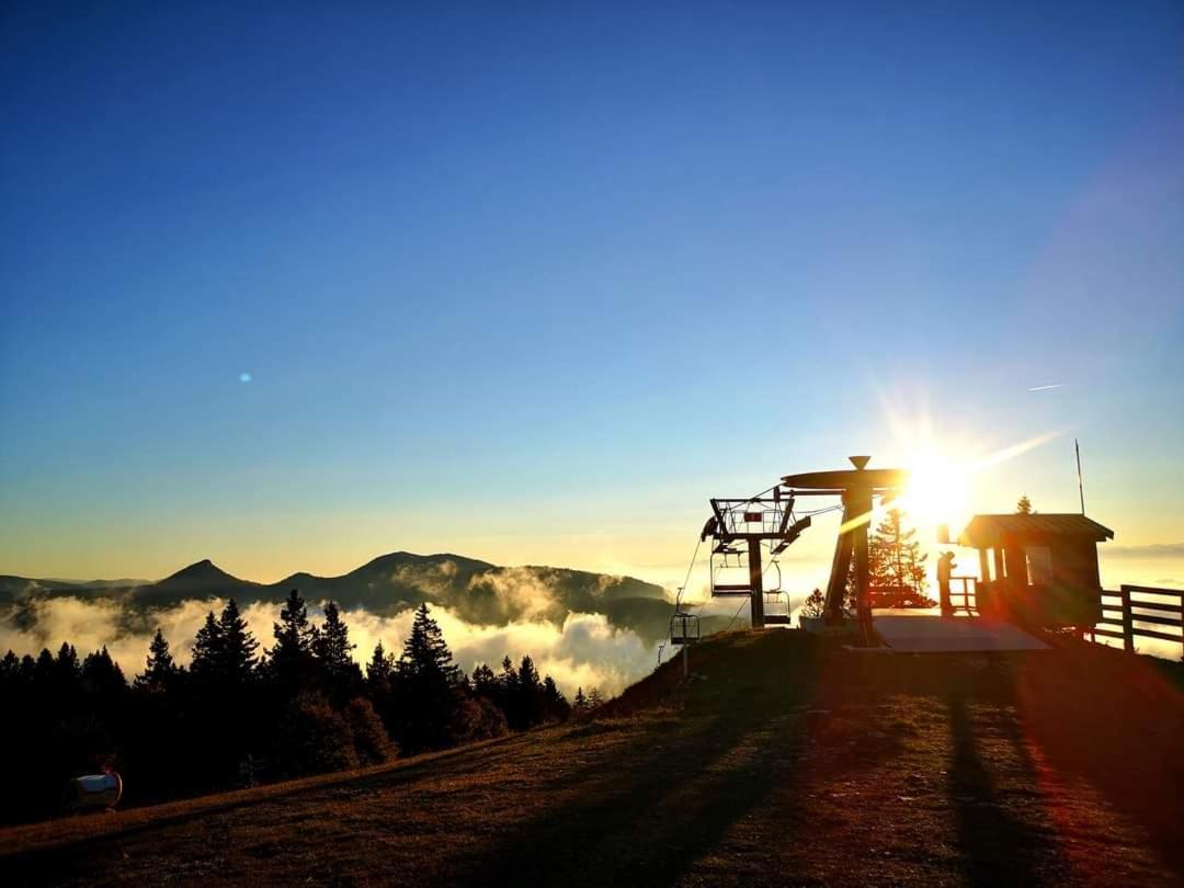 Place Royale Pour 10 A 12 Personnes A 30 Met Des Pistes De Ski Et Vtt Métabief Exterior foto